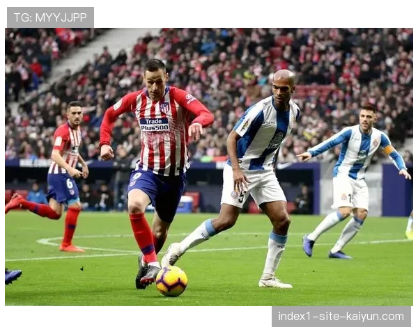 奥萨苏纳防守组织严密 限制皇马前锋活动空间